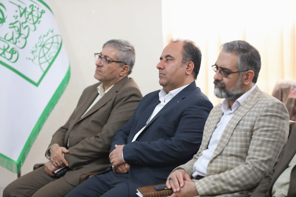 دیدار نوروزی شهردار قم به همراه معاونین با آیت الله حسینی بوشهری