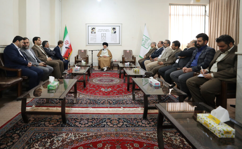 دیدار نوروزی شهردار قم به همراه معاونین با آیت الله حسینی بوشهری