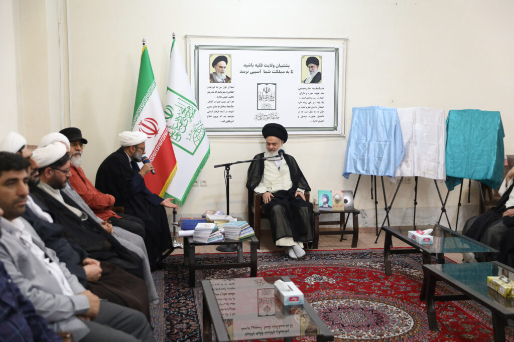 دیدار مدیران مرکز مطالعات و پاسخگویی به شبهات حوزه های علمیه با آیت الله حسینی بوشهری