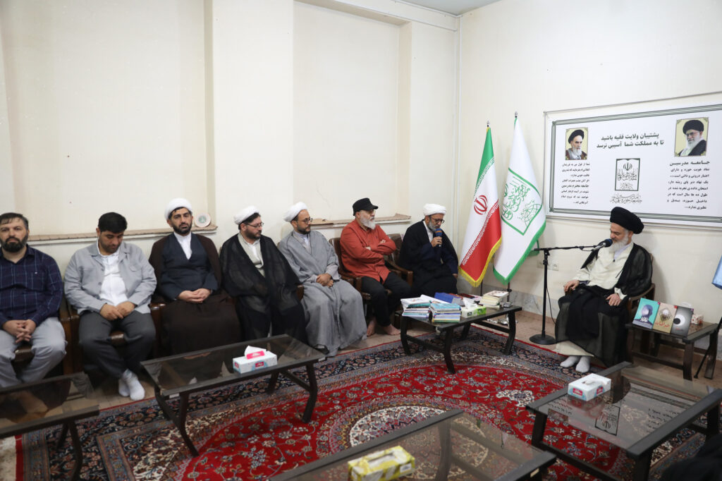 دیدار مدیران مرکز مطالعات و پاسخگویی به شبهات حوزه های علمیه با آیت الله حسینی بوشهری