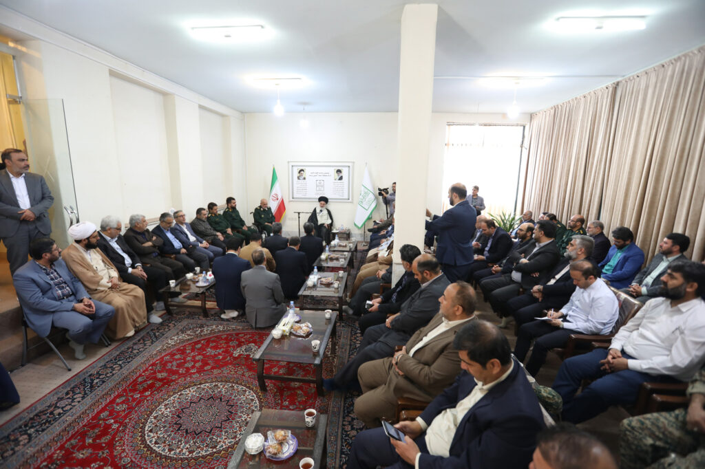 دیدار مسئول و فرماندهان بسیج ادارات استان قم با آیت الله حسینی بوشهری