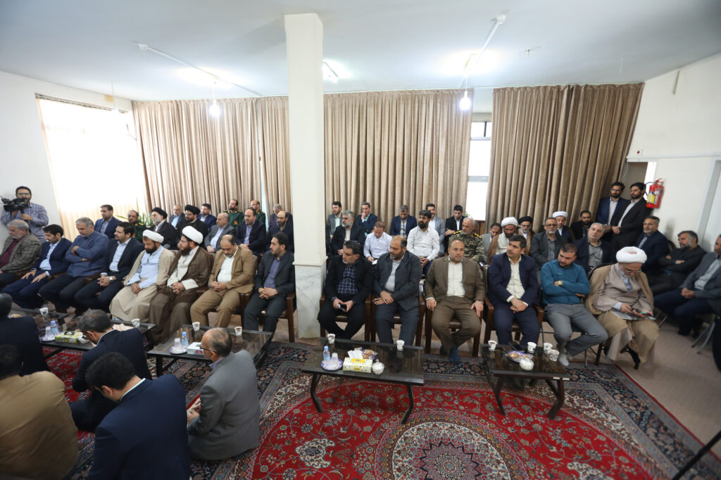 دیدار مسئول و فرماندهان بسیج ادارات استان قم با آیت الله حسینی بوشهری