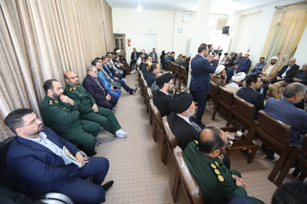 دیدار مسئول و فرماندهان بسیج ادارات استان قم با آیت الله حسینی بوشهری