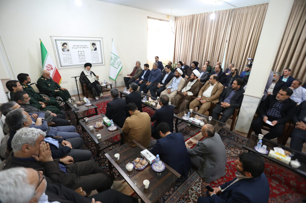 دیدار مسئول و فرماندهان بسیج ادارات استان قم با آیت الله حسینی بوشهری