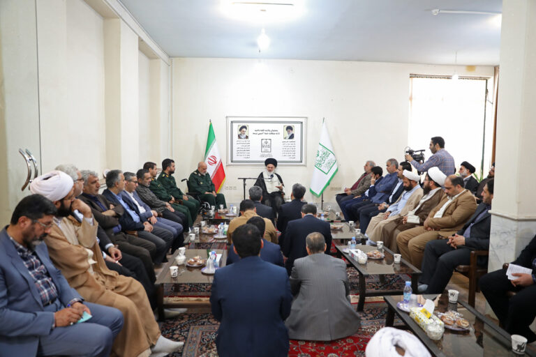 دیدار مسئول و فرماندهان بسیج ادارات استان قم با آیت الله حسینی بوشهری