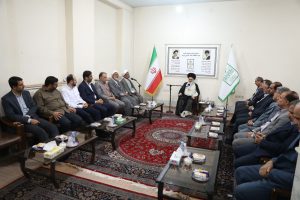 دیدار مدیرکل بنیاد شهید و امور ایثارگران استان قم به همراه جمعی از مدیران این سازمان با آیت الله حسینی بوشهری