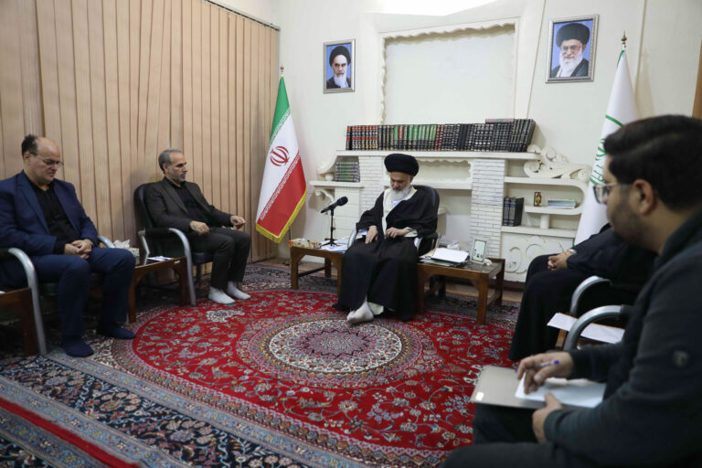 دیدار رئیس سازمان جهاد کشاورزی استان قم با آیت الله حسینی بوشهری