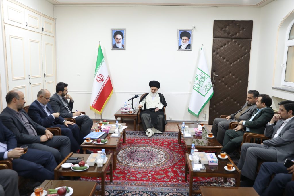دیدار رئیس کل سازمان مالیاتی کشور با آیت الله حسینی بوشهری