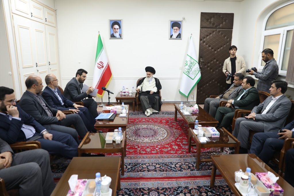 دیدار رئیس کل سازمان مالیاتی کشور با آیت الله حسینی بوشهری