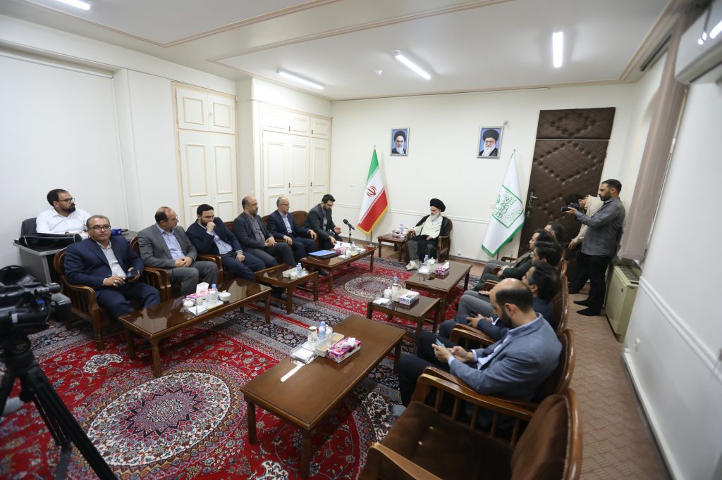 دیدار رئیس کل سازمان مالیاتی کشور با آیت الله حسینی بوشهری