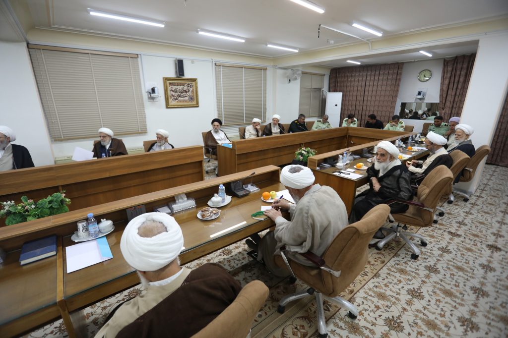 حضور فرمانده انتظامی کشور در جمع اعضای جامعه مدرسین حوزه علمیه قم