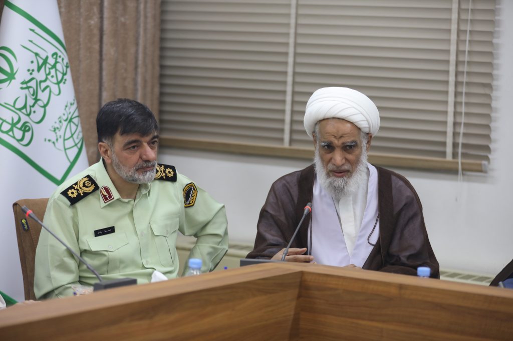 حضور فرمانده انتظامی کشور در جمع اعضای جامعه مدرسین حوزه علمیه قم