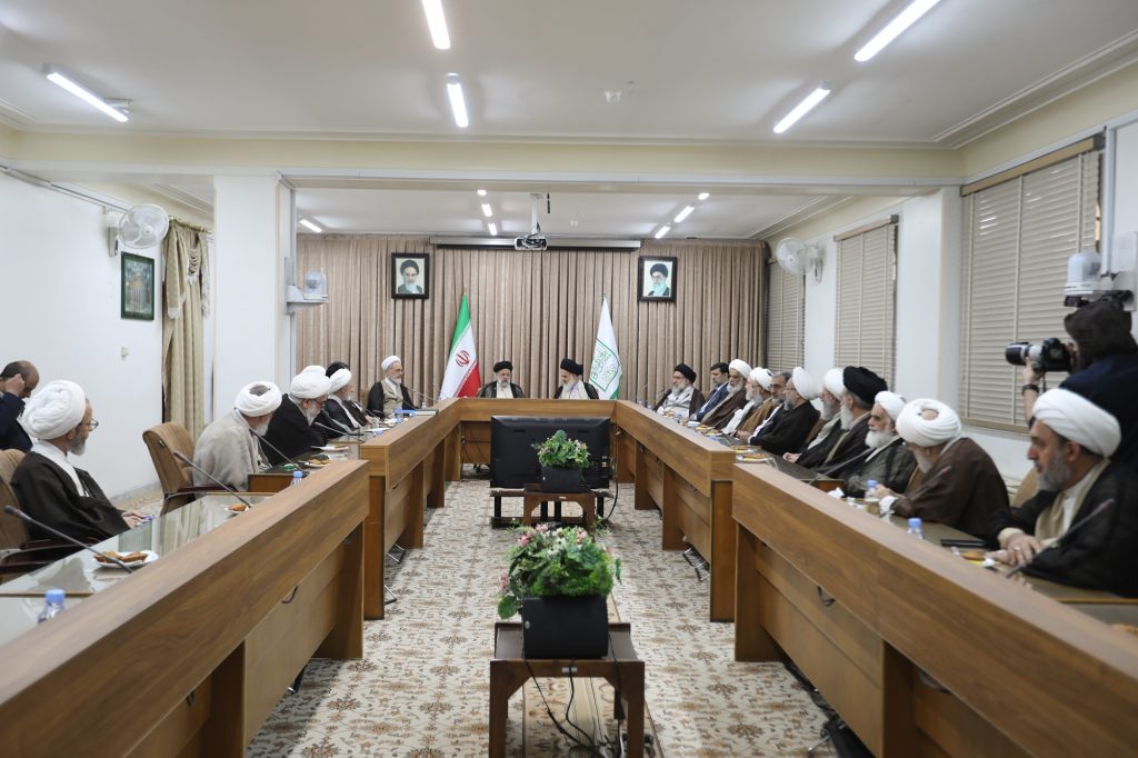 حضور رئیس جمهور در جلسه شورای عالی جامعه مدرسین حوزه علمیه قم