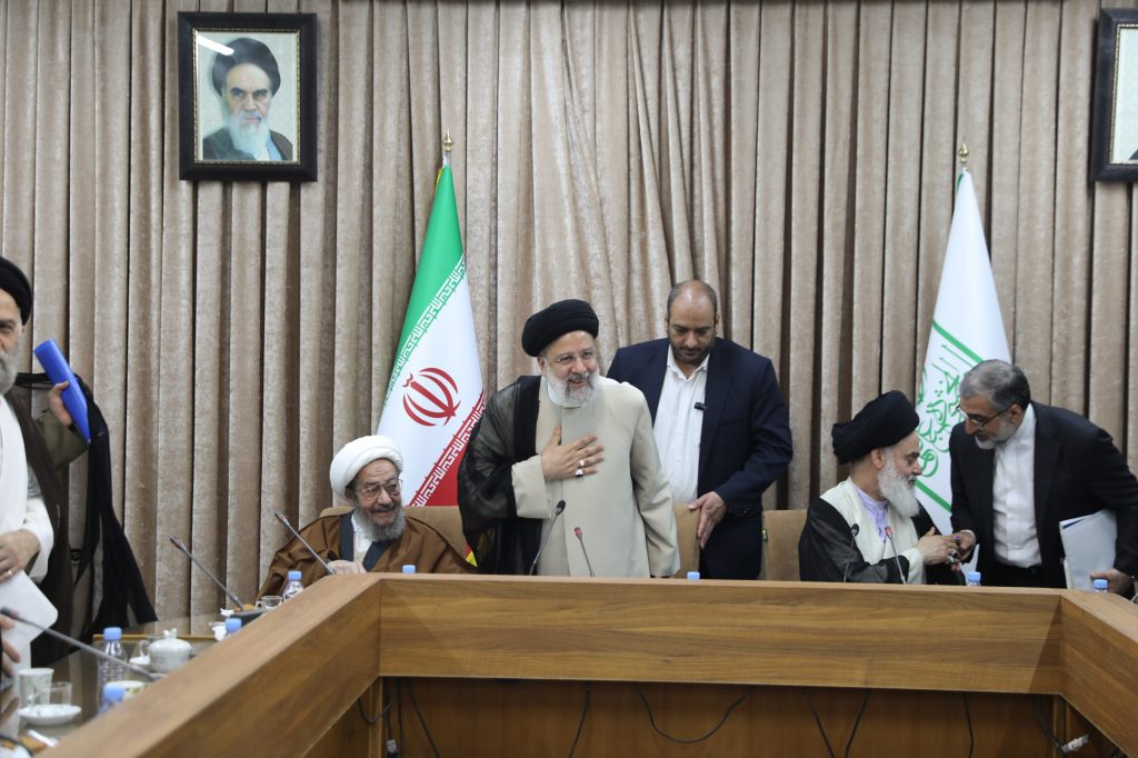 حضور رئیس جمهور در جلسه شورای عالی جامعه مدرسین حوزه علمیه قم