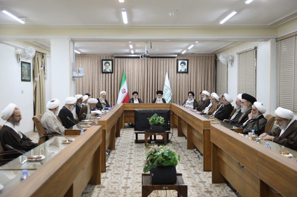 حضور رئیس جمهور در جلسه شورای عالی جامعه مدرسین حوزه علمیه قم