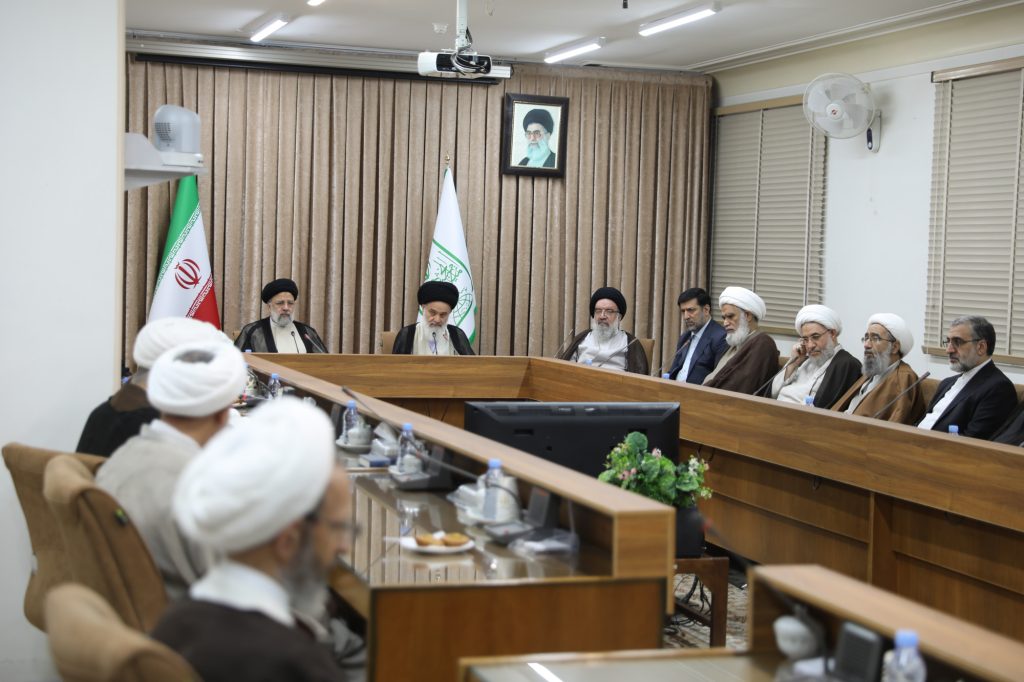 حضور رئیس جمهور در جلسه شورای عالی جامعه مدرسین حوزه علمیه قم