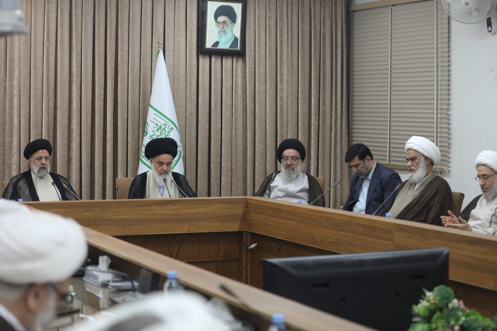 حضور رئیس جمهور در جلسه شورای عالی جامعه مدرسین حوزه علمیه قم