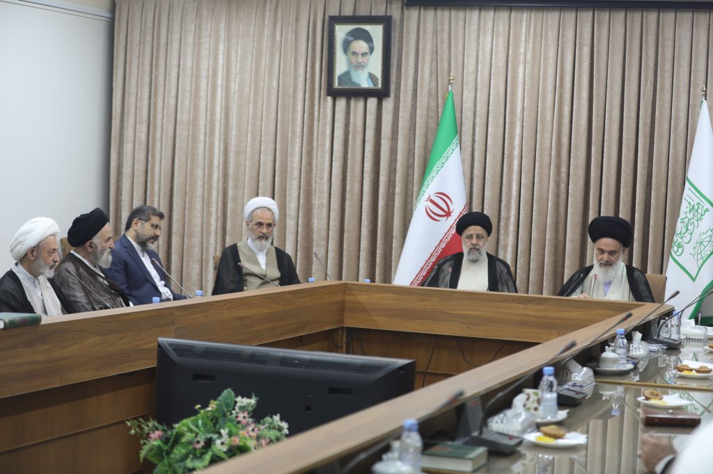 حضور رئیس جمهور در جلسه شورای عالی جامعه مدرسین حوزه علمیه قم