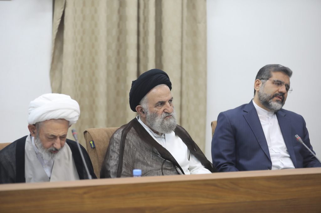 همراهی وزیر فرهنگ و ارشاد اسلامی با رئیس جمهور در جریان حضور در جلسه جامعه مدرسین