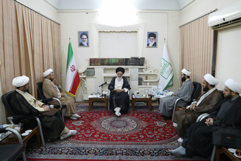 دیدار گروه فقه پزشکی مرکز فقهی ائمه اطهار با آیت الله حسینی بوشهری
