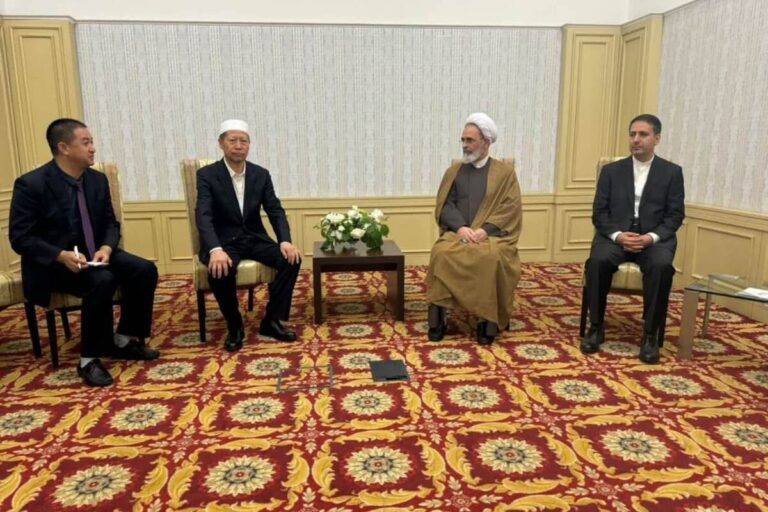 دیدار آیت الله اعرافی با رئیس اتحادیه مسلمانان چین