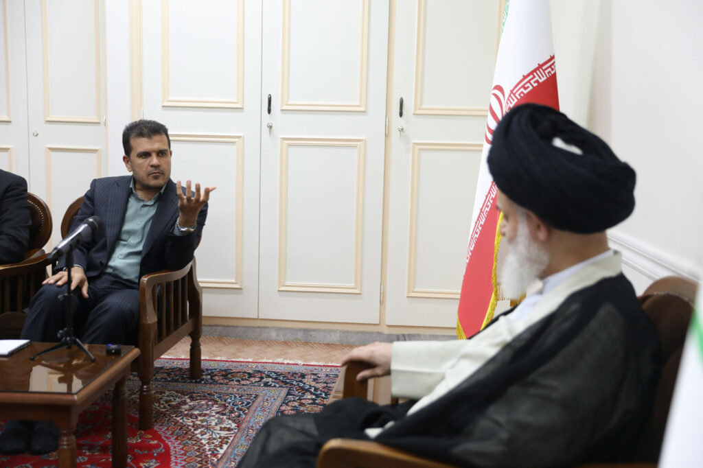 دیدار معاون علمی، فناوری و اقتصاد دانش بنیان ریاست جمهوری با آیت الله حسینی بوشهری