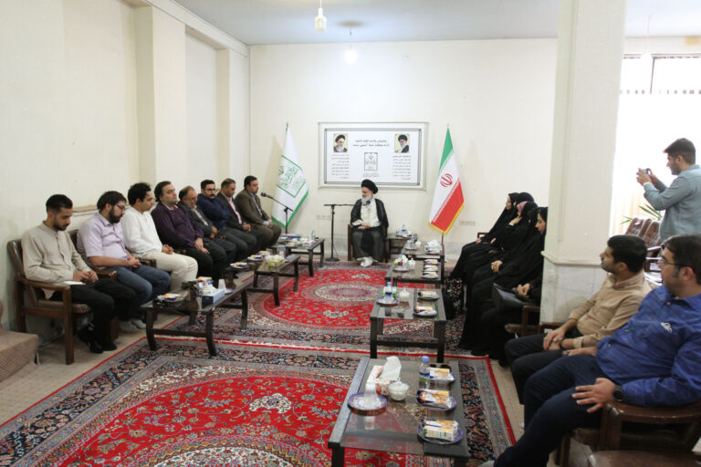 دیدار رئیس سازمان دانشجویان جهاد دانشگاهی با آیت الله حسینی بوشهری