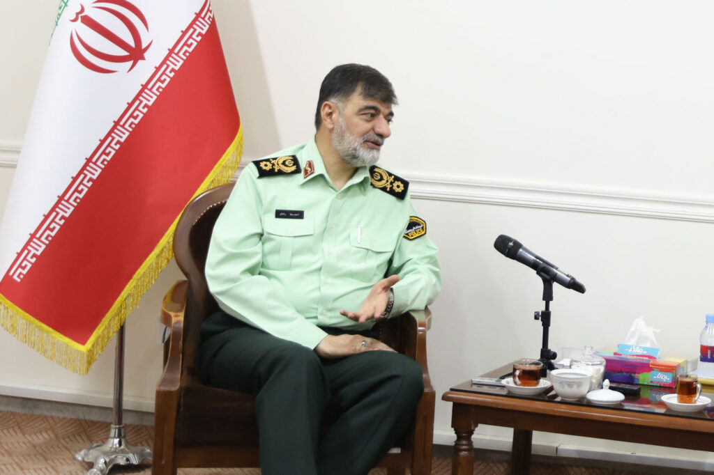 دیدار سردار رادان، فرمانده انتظامی کل کشور، با آیت الله حسینی بوشهری