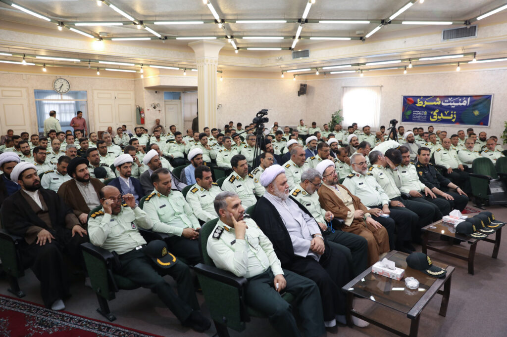 همایش نکوداشت فرماندهان انتظامی استان قم به مناسبت هفته انتظامی (فراجا)