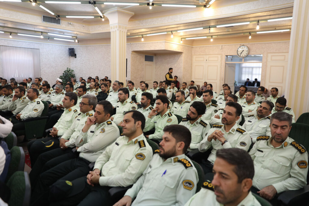 همایش نکوداشت فرماندهان انتظامی استان قم به مناسبت هفته انتظامی (فراجا)