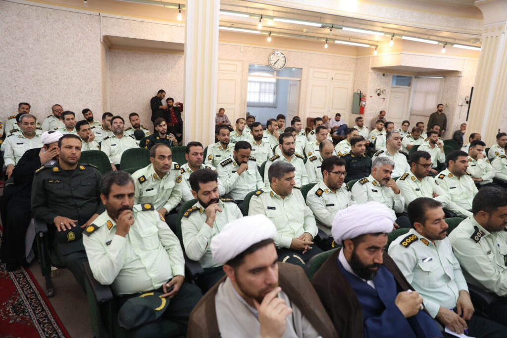 همایش نکوداشت فرماندهان انتظامی استان قم به مناسبت هفته انتظامی (فراجا)