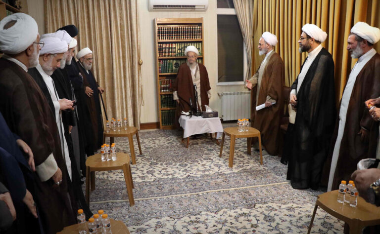 دیدار اعضای هیات امنای موسسه جهانی ولایت با آیت الله العظمی مکارم شیرازی