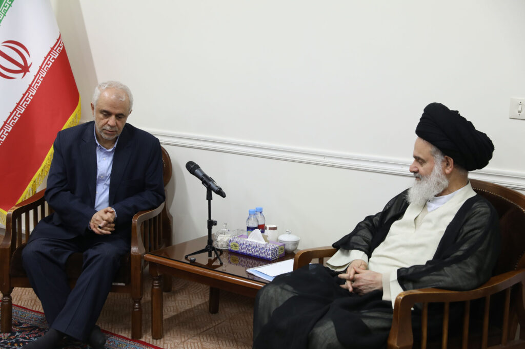دیدار رئیس بنیاد شهید و امور ایثارگران با آیت الله حسینی بوشهری