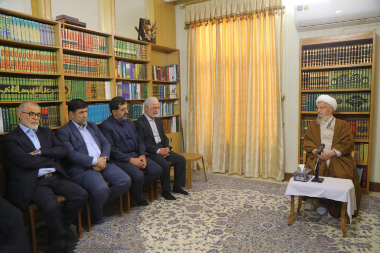 دیدار وزیر کشور با آیت الله االعظمی مکارم شیرازی