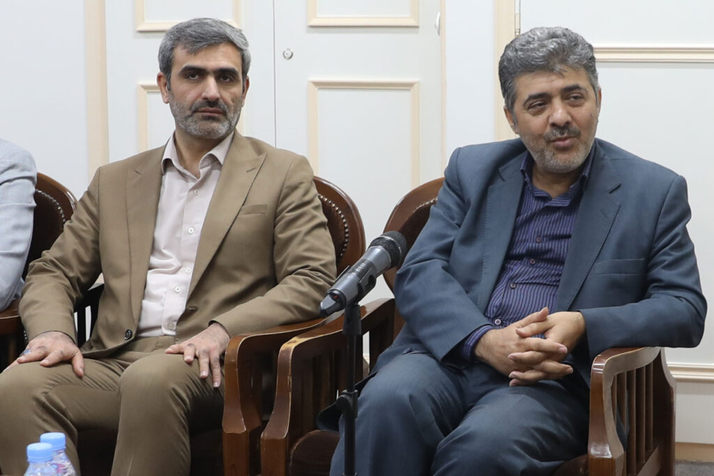 دیدار دکتر گودرزی رئیس سازمان آمار ایران با آیت الله حسینی بوشهری