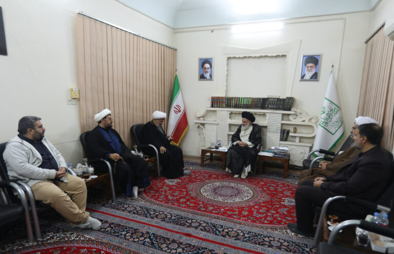 دیدار حجت الاسلام عباس اسکندری مدیرکل اوقاف استان قم با آیت الله حسینی بوشهری