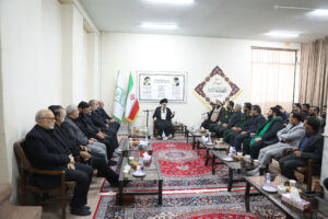دیدار رئیس و اعضای هیئت اندیشه‌ورز سازمان بسیج مداحان و هیئات مذهبی استان قم با آیت الله حسینی بوشهری