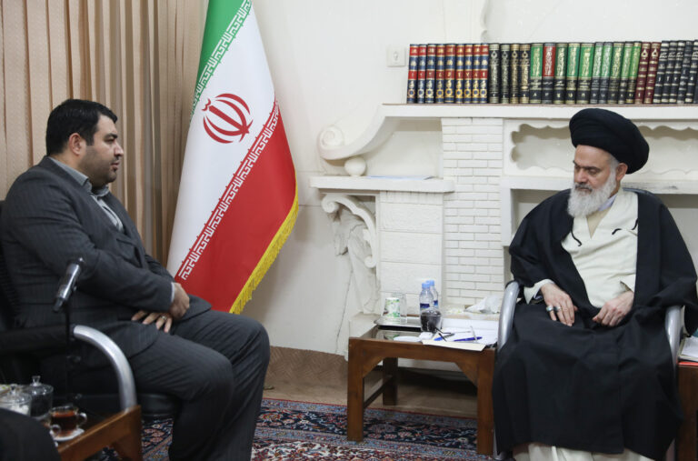 دیدار آیت الله حسینی بوشهری و دبیرکل مجمع مشاورتی نظام مسائل کشور