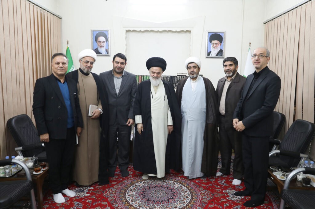 دیدار آیت الله حسینی بوشهری و دبیرکل مجمع نظام مسائل کشور و هیئت همراه