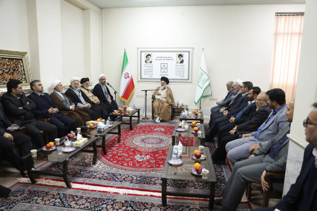 دیدار مسئولین بسیج اساتید حوزه و دانشگاه با آیت الله حسینی بوشهری به مناسبت روز وحدت حوزه و دانشگاه