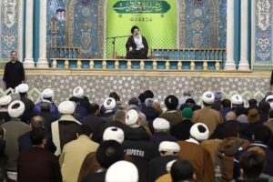 تجمع حوزویان و مردم قم در لبیک به سخنان رهبر معظم انقلاب و حمایت از جبهه مقاومت