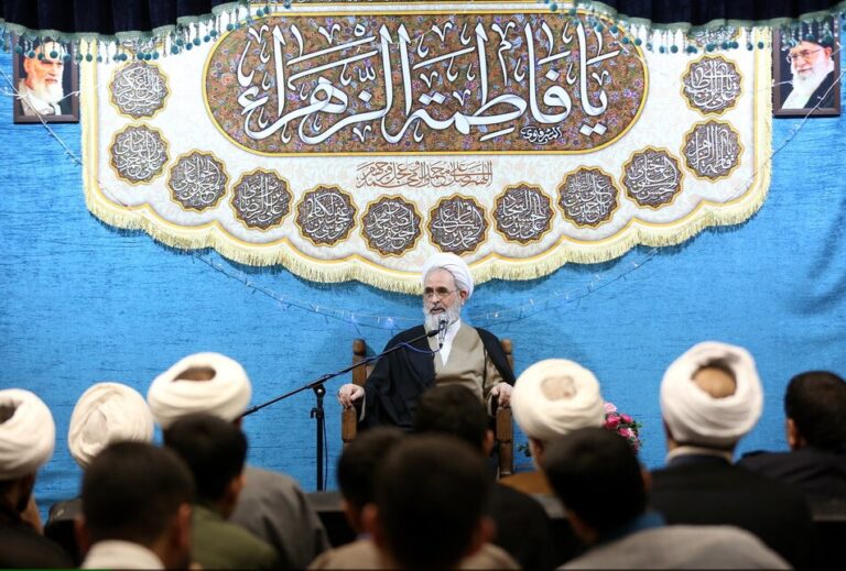 آیت الله علیرضا اعرافی در مراسم جشن ولادت حضرت زهرا(س) و آیین تجلیل از پژوهشگران برتر مدرسه حوزوی امام جواد(ع)