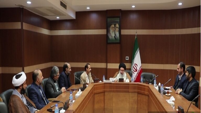 دیدار مدیرکل صدا و سیمای استان قم با آیت الله خاتمی