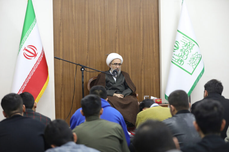 آیت الله جواد مروی در جمع طلاب و اساتید حوزه علمیه امام علی (ع) شهرستان سلماس