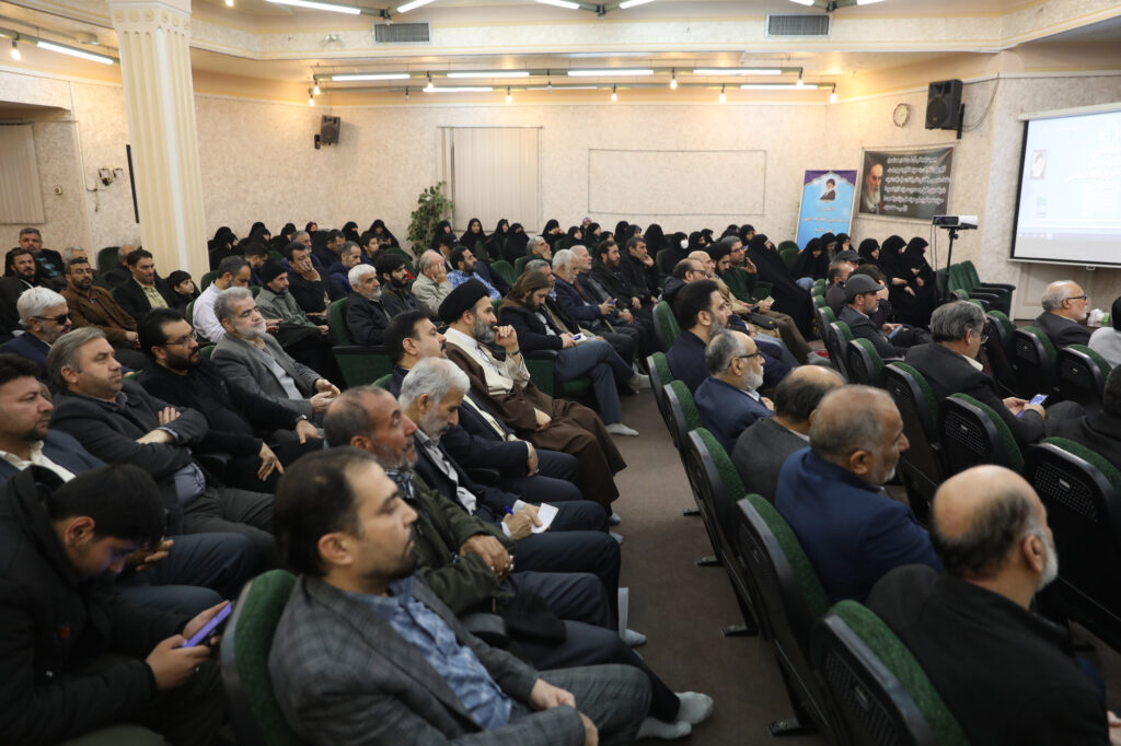 همایش تبیینی - بصیرتی بسیج مداحان و هیئات مذهبی استان قم