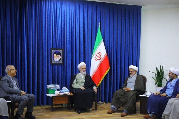 آیت‌الله علیرضا اعرافی در دیدار استاندار، نماینده ولی فقیه و نماینده خبرگان رهبری در استان هرمزگان