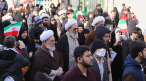 آیت الله فقیهی در راهپیمایی 22 بهمن 1403