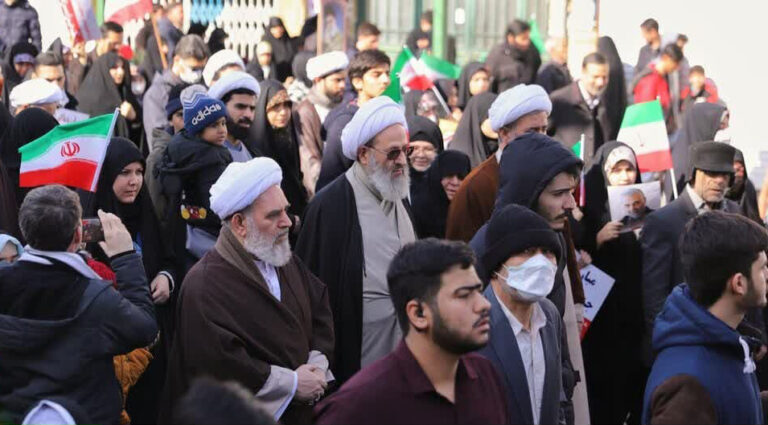 آیت الله فقیهی در راهپیمایی 22 بهمن 1403