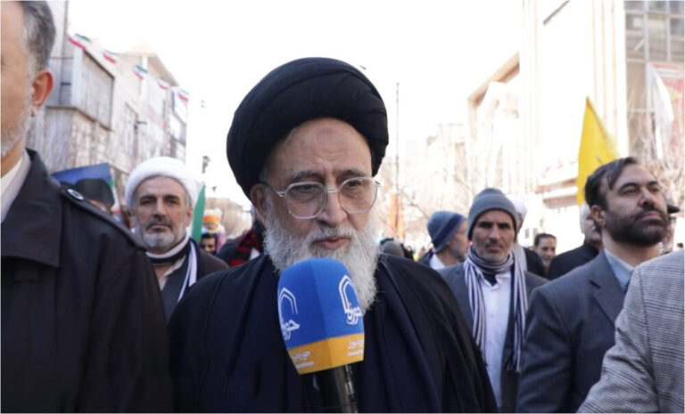 آیت الله مدرسی یزدی در راهپمایی 22 بهمن