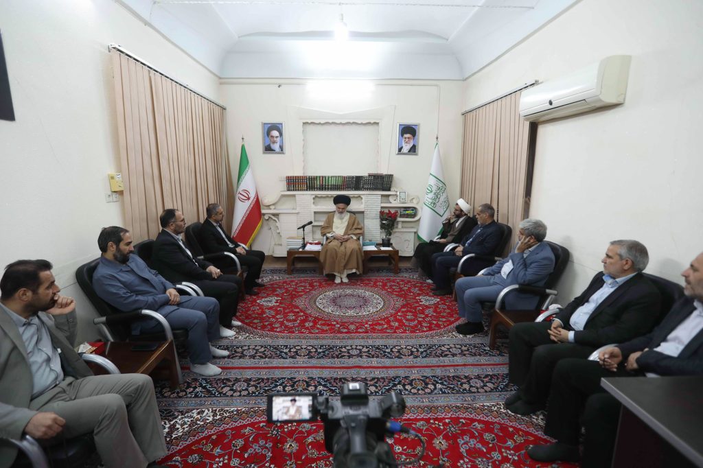 دیدار سرپرست اداره کل آموزش و پرورش استان قم به همراه معاونین با آیت الله حسینی بوشهری